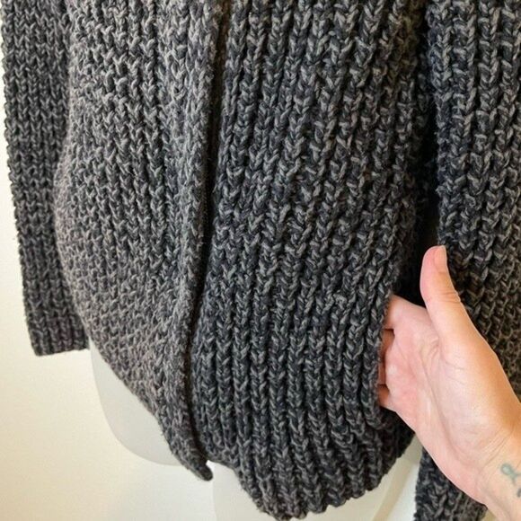 GAP Women’s Gray Chunky Knit Zip Up Sweater Size XS - Picture 5 of 7